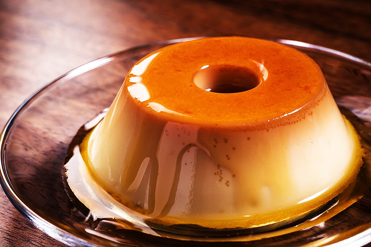 Brazilian style caramel pudding dessert image, free public domain CC0 photo.